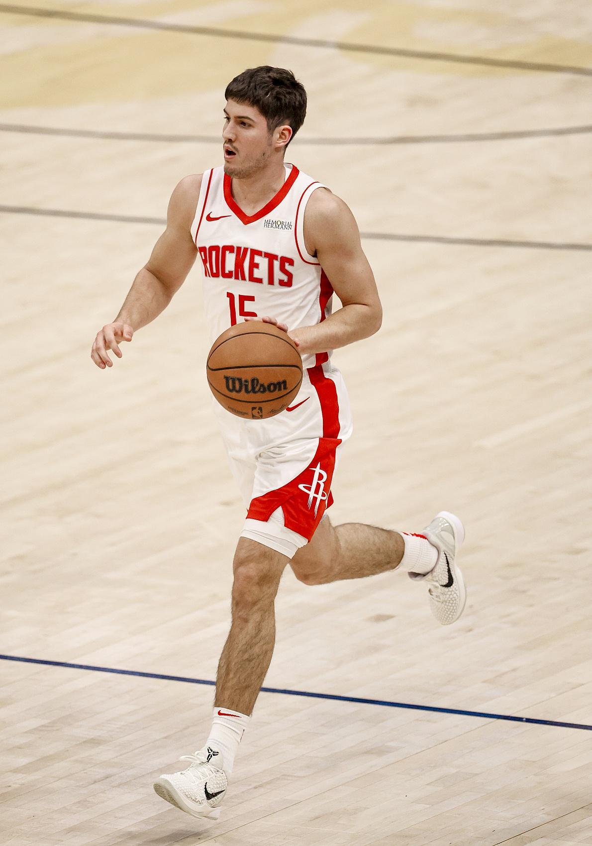 谢泼德急着证明自己？美记：他投了约4个三不沾 这样做可没好处