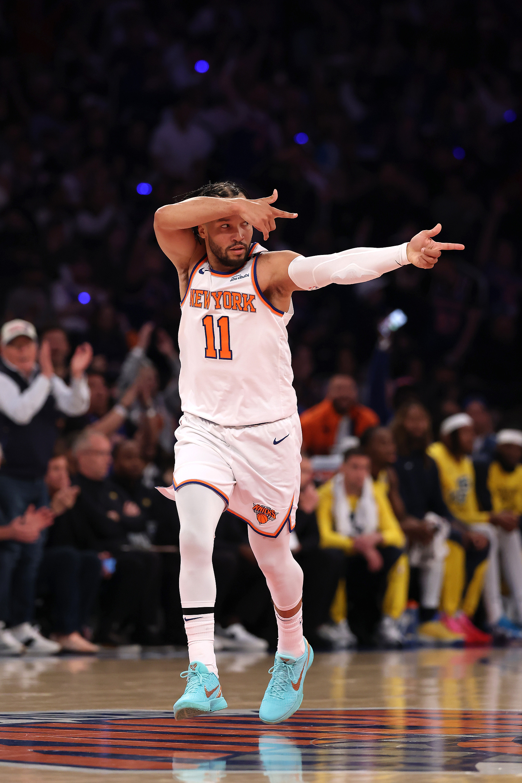 🏀布伦森全场18投12中独得32分，而步行者首发合计39投13中仅得37分