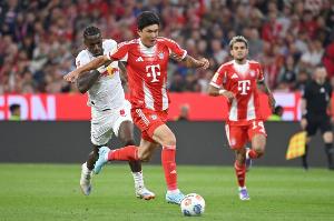 九游娱乐入口-记者：金玟哉的伤情并不严重，他的小腿肌肉出现应激反应