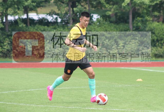 ​谭龙：希望能发挥老队员作用 给韩国队制造点麻烦